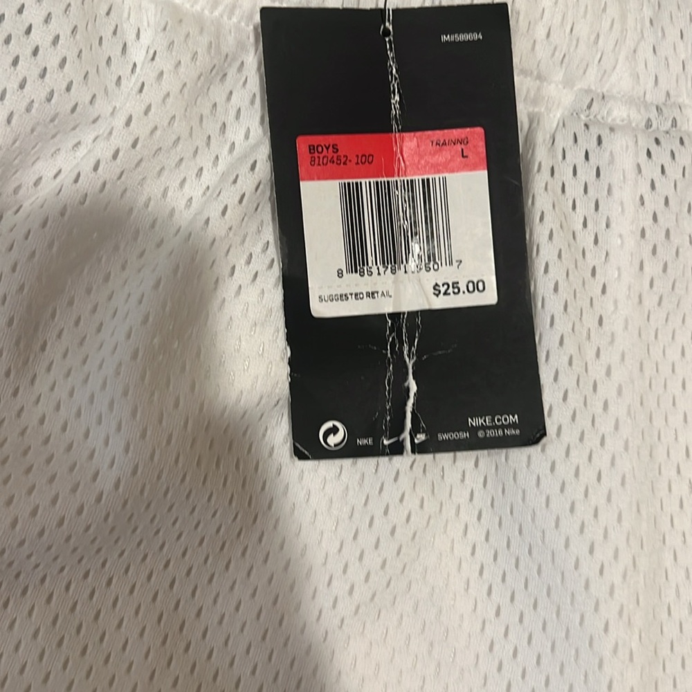 NWT Boys Nike shorts - Picture 3 of 3